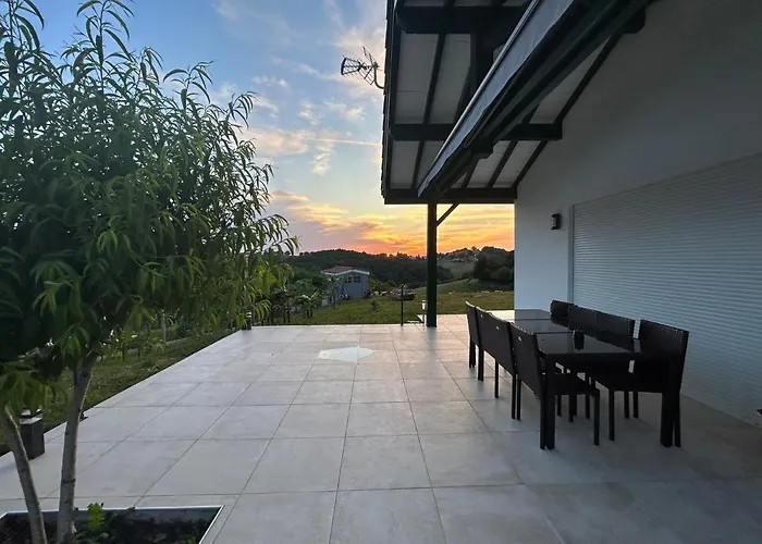 بيت للعطل Chez Celine Et Marc هاسبارن